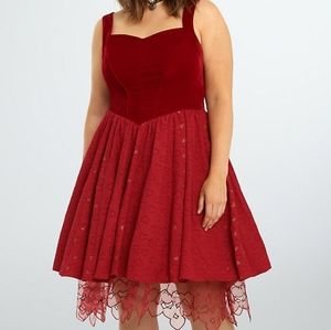 Alice Through the Looking Glass Queen of hearts